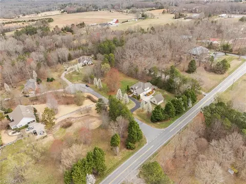 View/Area - 6200 Tether Ct, Summerfield, NC 27358 photo 4 of 7