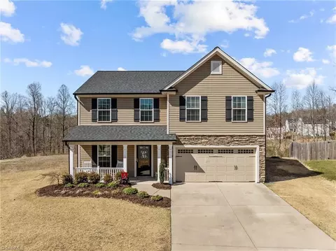 3627 Hayfield Ct, Thomasville, NC 27360