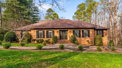 4403 Oakcliffe Rd, Greensboro, NC 27406