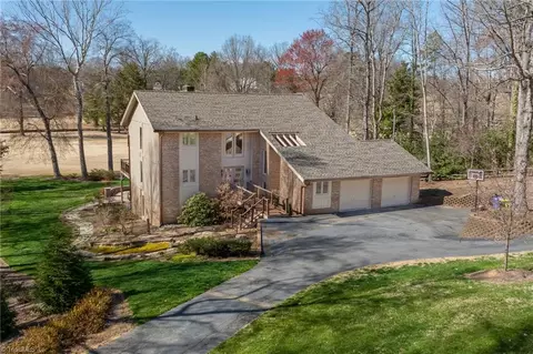 Exterior - 211 Cascade Dr, High Point, NC 27265 photo 10 of 11