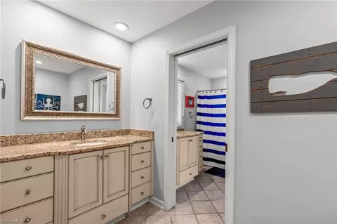 Bath - 211 Cascade Dr, High Point, NC 27265 photo 4 of 4
