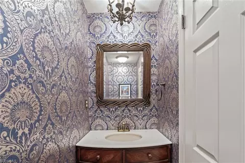 Bath - 211 Cascade Dr, High Point, NC 27265 photo 3 of 4