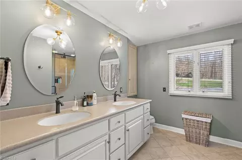 Bath - 211 Cascade Dr, High Point, NC 27265 photo 1 of 4