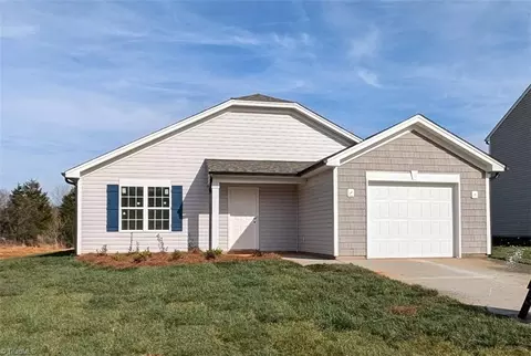 204 Waylon Ct, Lexington, NC 27295