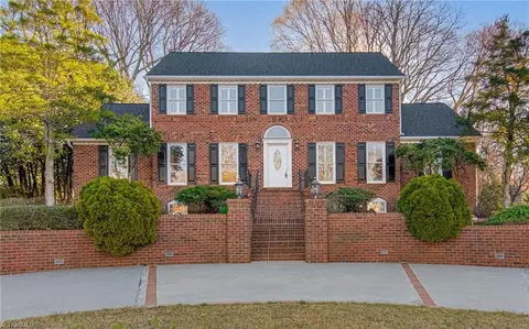605 Braewyck Ln, Winston Salem, NC 27104