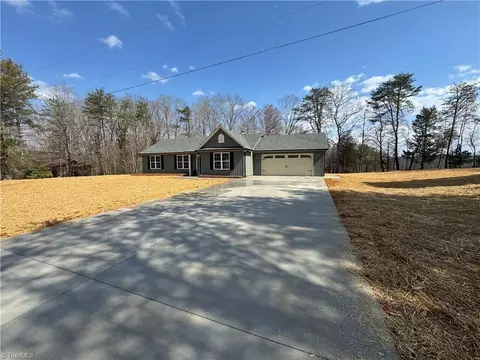 523 Culler Rd, Pinnacle, NC 27043 photo 7