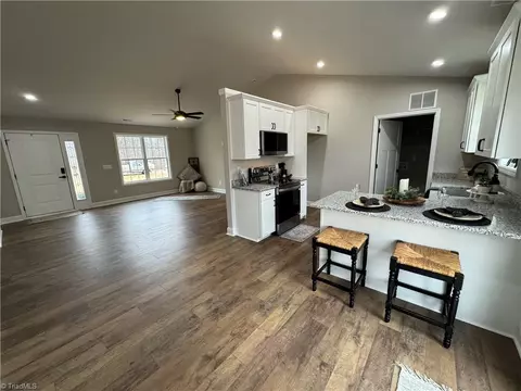 523 Culler Rd, Pinnacle, NC 27043 photo 15