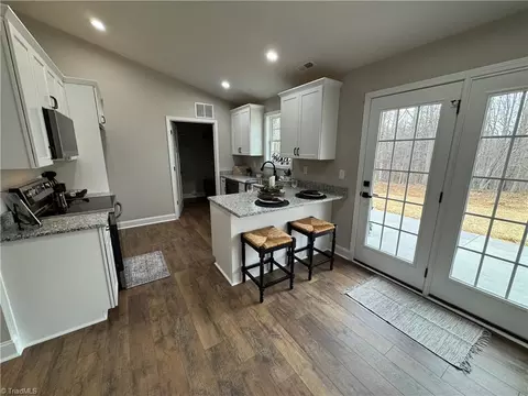 523 Culler Rd, Pinnacle, NC 27043 photo 16