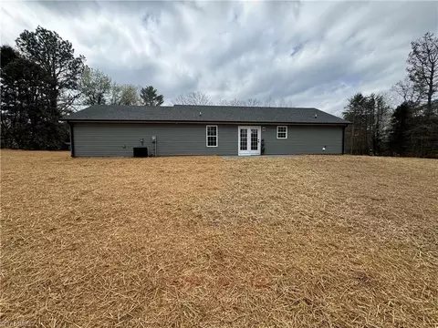 523 Culler Rd, Pinnacle, NC 27043 photo 12