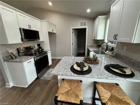 523 Culler Rd, Pinnacle, NC 27043 photo 17