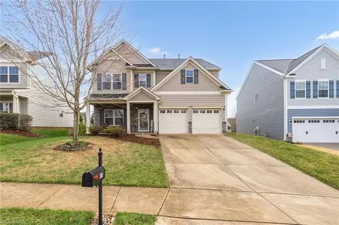 2382 Birch View Dr, High Point, NC 27265 photo 3