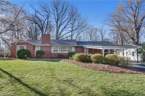 1126 Trogdon Dr S, Eden, NC 27288