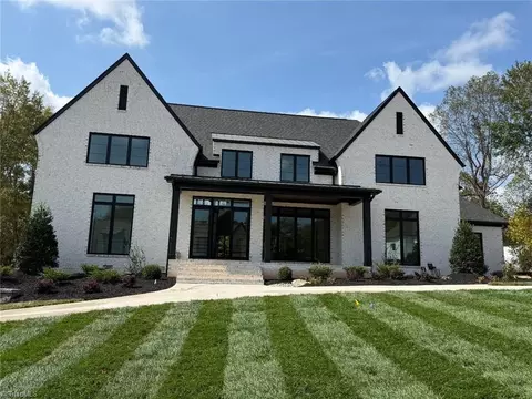 7529 Shadow Creek Dr, Summerfield, NC 27358