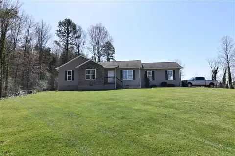 529 Evergreen Trl, Thomasville, NC 27360