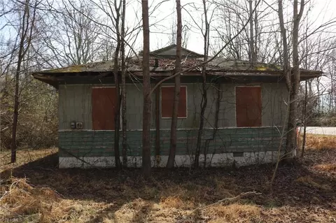 2041 Sandy Cross Rd, Reidsville, NC 27320