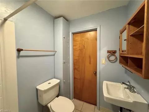 Bath - 422 Moffitt Dr, High Point, NC 27265 photo 2 of 2