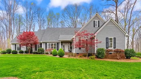 2305 Northbay Ct, Browns Summit, NC 27214
