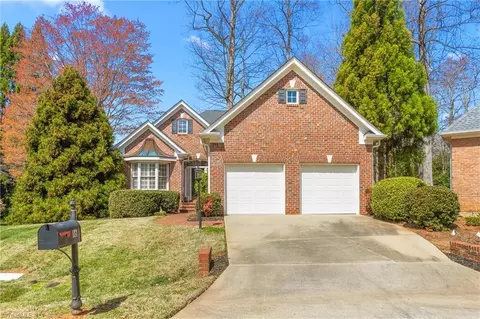 16 Dunlin Sq, Greensboro, NC 27455