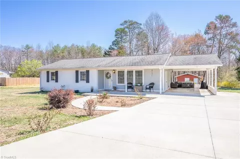 6131 Stanleyville Dr, Rural Hall, NC 27045