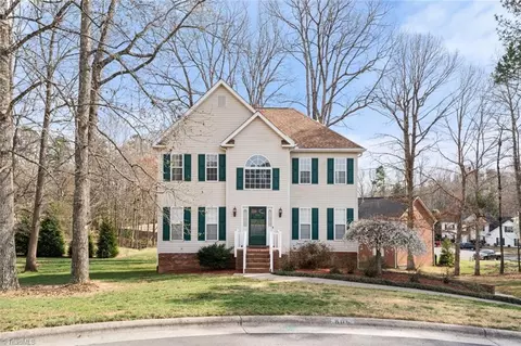 806 Lear Ct, Kernersville, NC 27284
