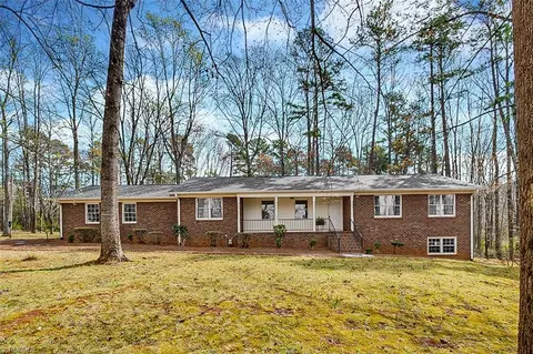 231 Inwood Rd, Asheboro, NC 27205