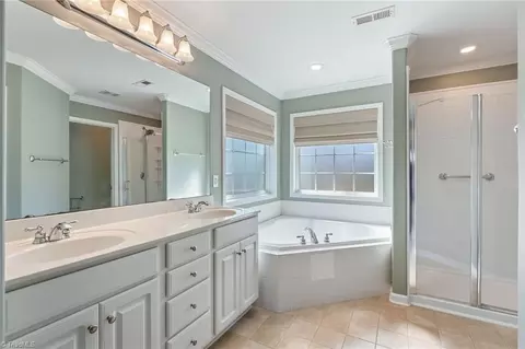 Bath - 3940 Navy Pl, High Point, NC 27265 photo 1 of 4