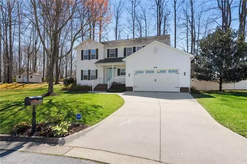 Exterior - 3940 Navy Pl, High Point, NC 27265 photo 3 of 8