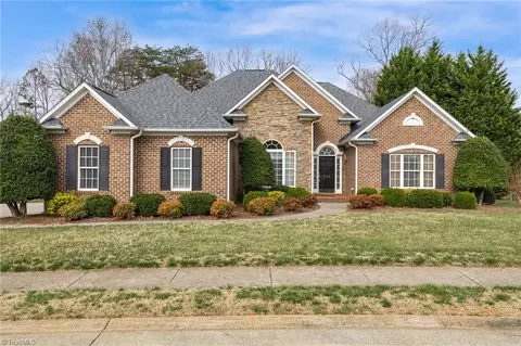 284 Kristi Glen Ct, Kernersville, NC 27284