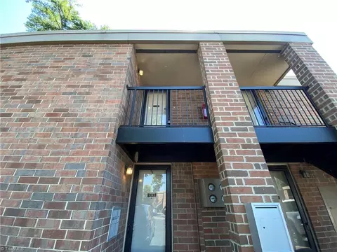 1747 Hawthorne Rd S, Winston Salem, NC 27103