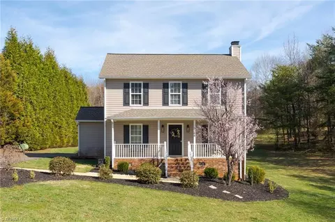 3388 Earl Forbes Dr, Summerfield, NC 27358