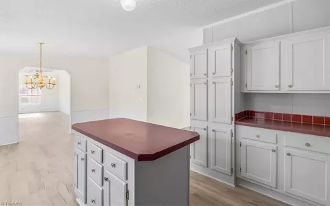 2324 Steppingstone Ln, Asheboro, NC 27205 photo 9
