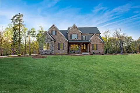 3105 Pasture View Dr, Summerfield, NC 27358