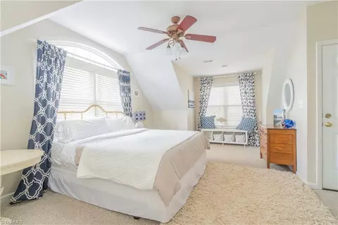 Bedroom - 359 River Pointe, Lexington, NC 27292 photo 10 of 11