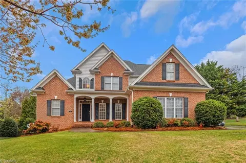 7101 Greystone Village Ct, Clemmons, NC 27012