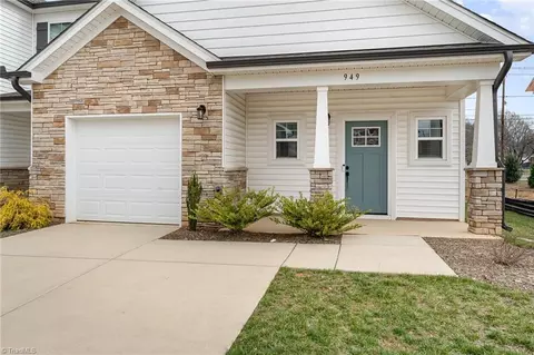 949 Cannon Crossing Cir, Greensboro, NC 27410