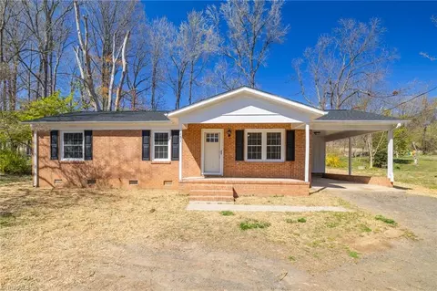 151 Holly Hill Dr, Reidsville, NC 27320