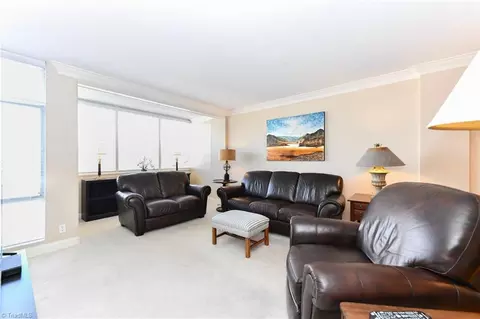 1101 Elm St N #304, Greensboro, NC 27401