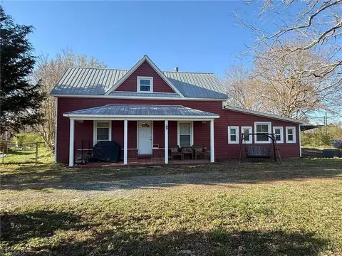 4149 Happy Hollow Rd, Asheboro, NC 27205