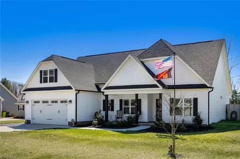 8219 Cornelius Ct, Stokesdale, NC 27357