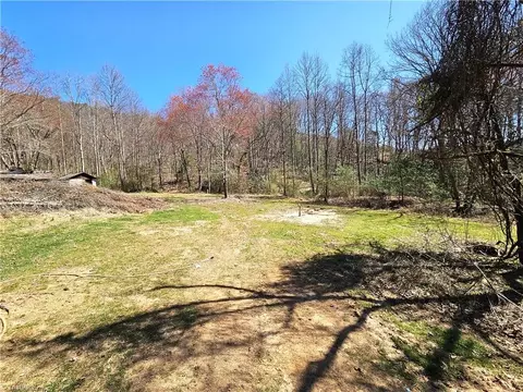 663 Hidden Valley Rd, Lowgap, NC 27024