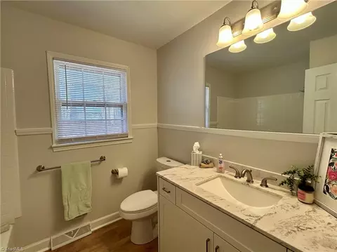 Bath - 2001 Briarcliff Dr, High Point, NC 27265 photo 1 of 6