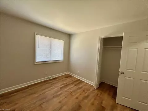 Bedroom - 2001 Briarcliff Dr, High Point, NC 27265 photo 4 of 8