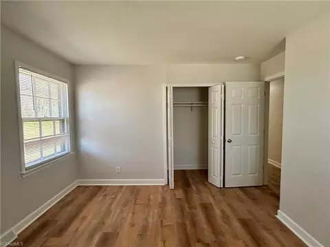 Bedroom - 2001 Briarcliff Dr, High Point, NC 27265 photo 3 of 8
