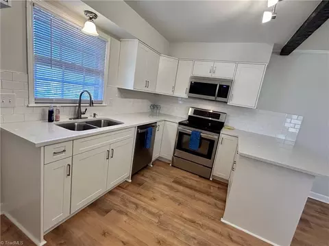 Kitchen - 2001 Briarcliff Dr, High Point, NC 27265 photo 2 of 2