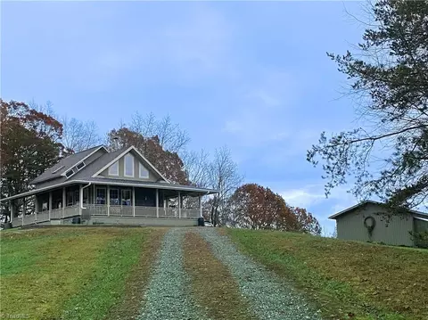 1039 Seeta Dr, Sandy Ridge, NC 27046