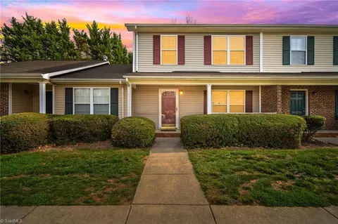 5812 Battery Dr #53, Greensboro, NC 27409