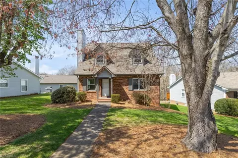 895 Woodland Trace Dr, Winston Salem, NC 27104