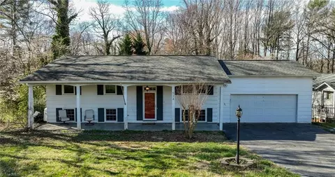524 Mark Ln, North Wilkesboro, NC 28659