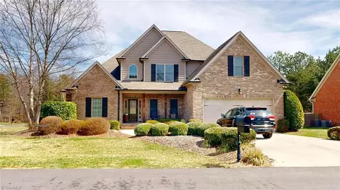 8208 Angels Glen Ct, Stokesdale, NC 27357