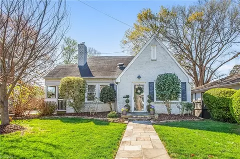 1059 Hawthorne Rd S, Winston Salem, NC 27103